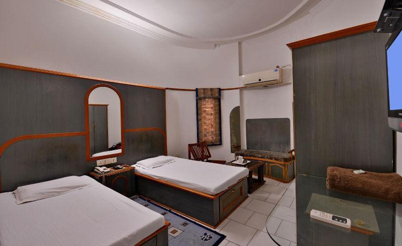Hotel Sahil Palace Rupnagar  エクステリア 写真